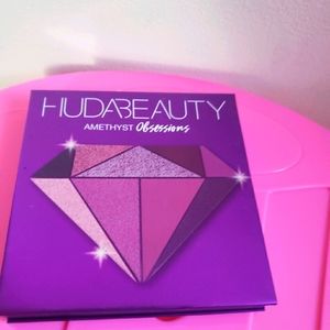 Huda Beauty Amethyst Obsession